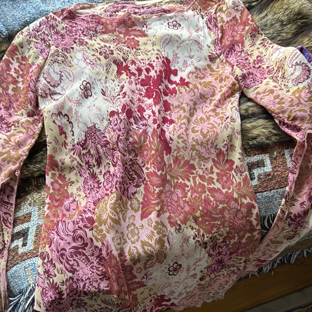 Forever 21 Pink and Gold Floral Top